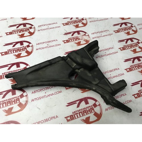 Уплотнитель под жабо правый Citroen Berlingo 2008-2018 9681316580